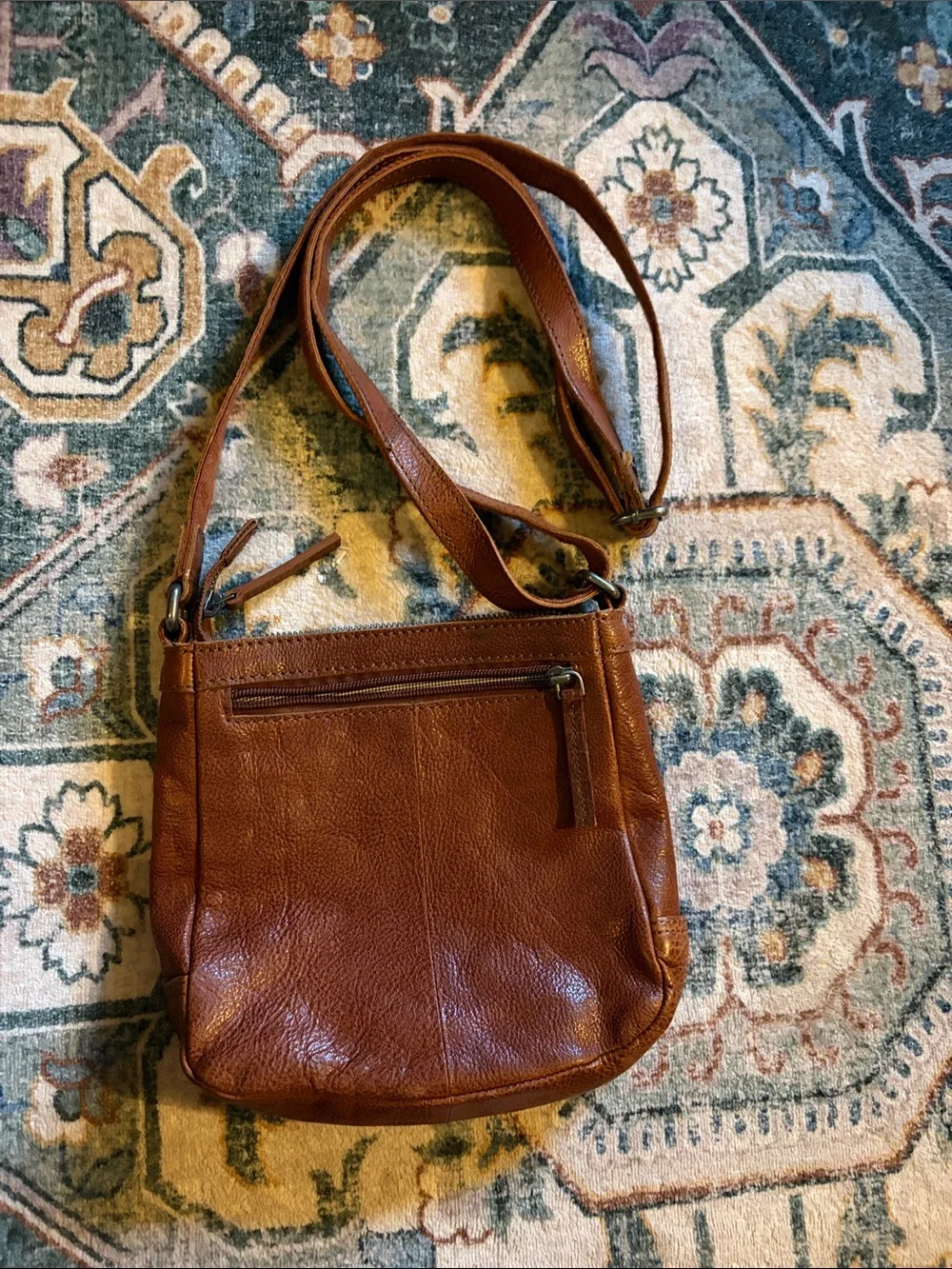 Spikes and Sparrow Rich Brown Leather Crossbody Bag, Zipper Pockets!